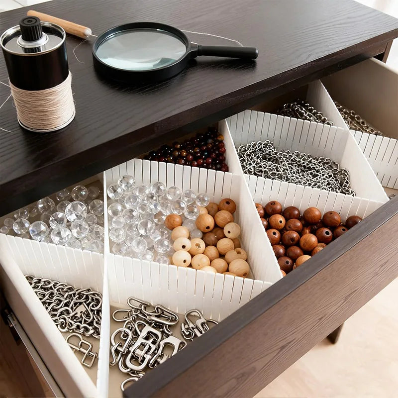 Hanging closet organizer
