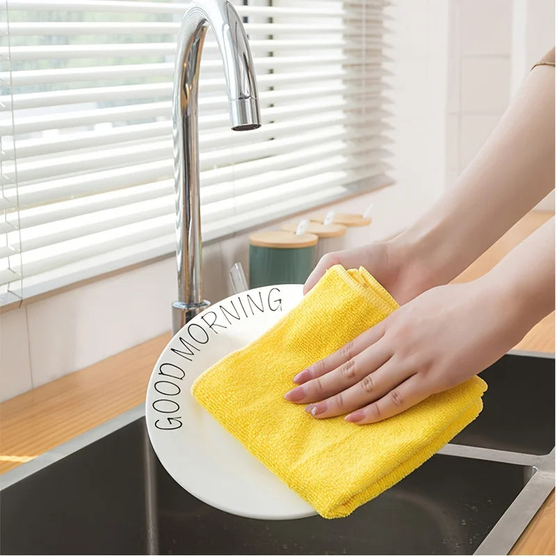 Microfiber cleaning cloths